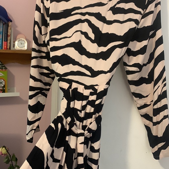 River Island MIDI Dress size 14 UK New with Tags - Picture 3 of 3